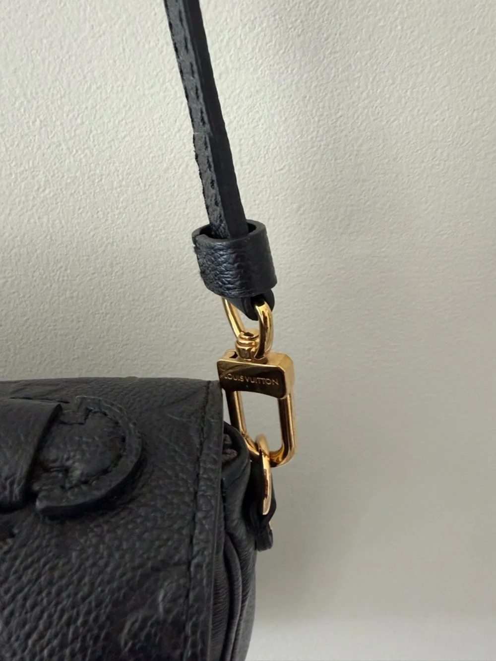 Louis Vuitton Black Embossed Monogram Pochette Métis bag with gold hardware - Picture 6 of 16